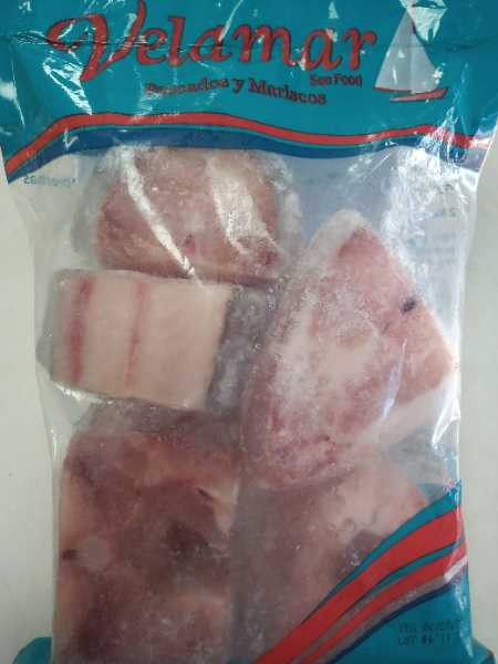 Trozos de basa carnudos